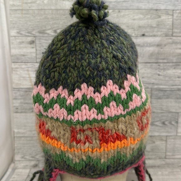 Peruvian colorful knit warm winter beanie hat - Picture 4 of 5